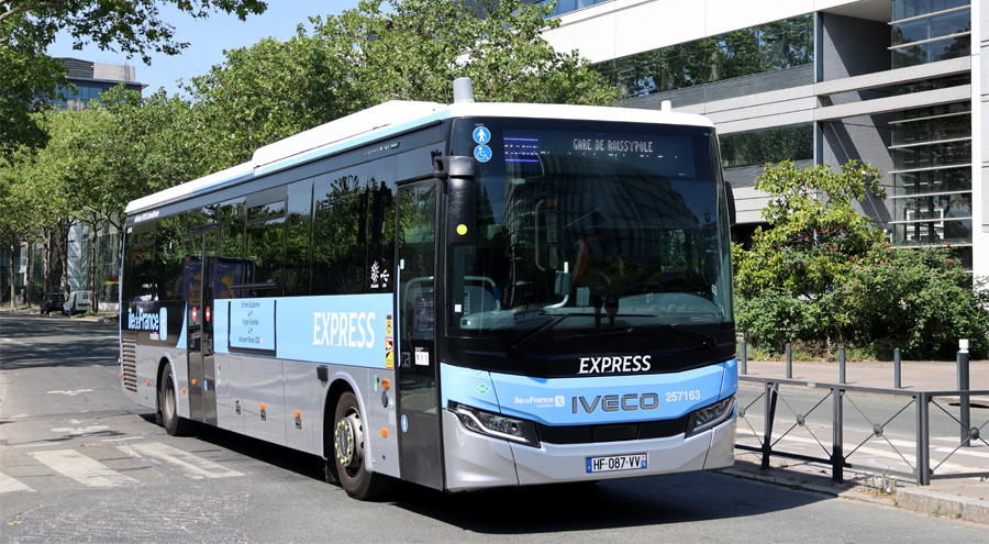 Autocar Iveco Crossway sur ligne Express