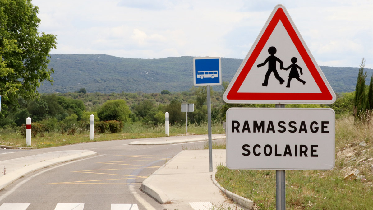 Arrêt de transport scolaire