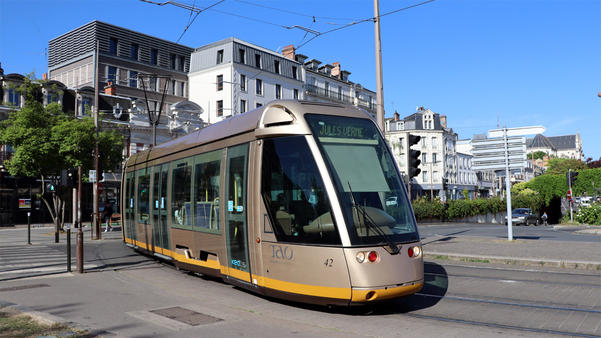 Tramway d'Orléans Métropole où vont se dérouler Les Rencontres nationales du transport public 2025