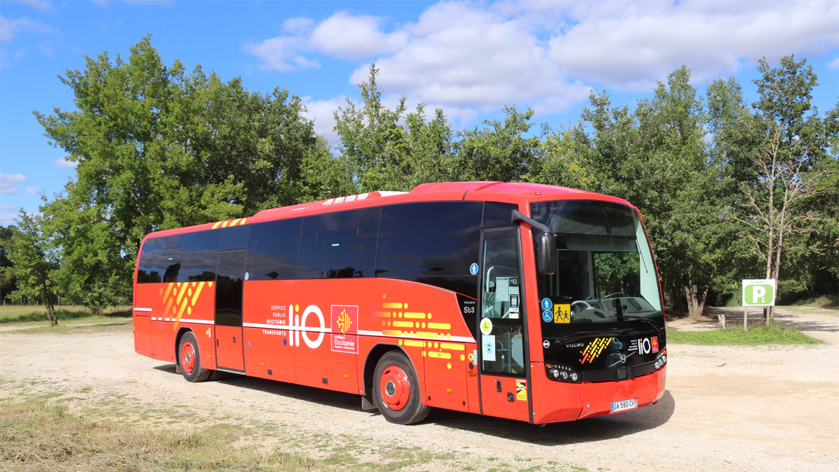Autocar régional liO fonctionnant au biocarburant B100