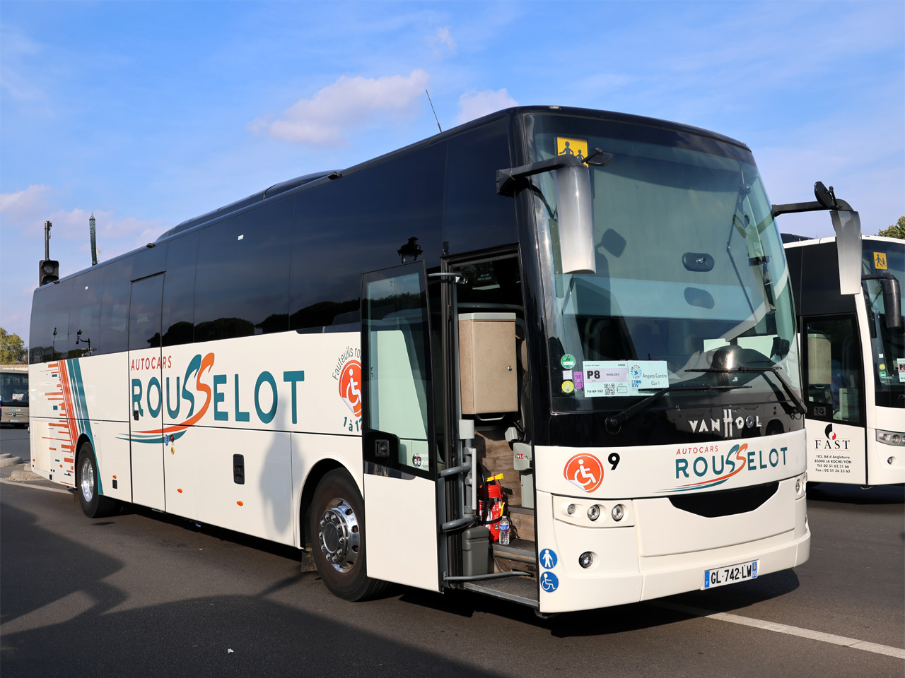 Van Hool EX16M - Autocars Rousselot