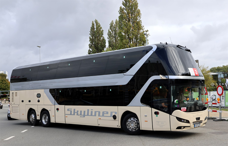 Neoplan Skyliner