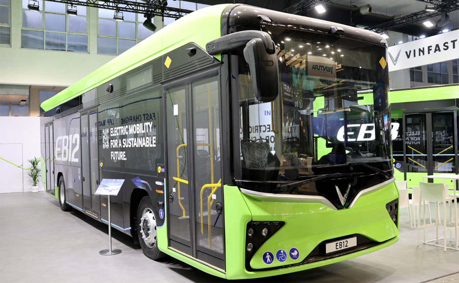 Vinfast EB8 : plancher haut