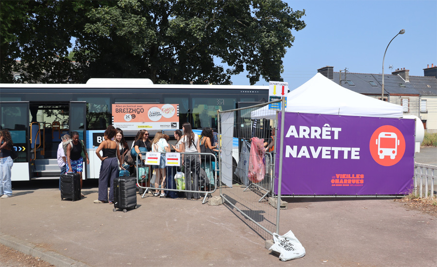 Arrêt de départ des navettes au Festival des Vieilles Charrues 2026