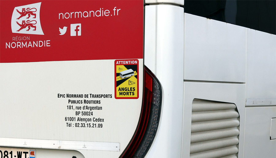 Autocar de l'EPIC Normand de Transports Publics Routiers