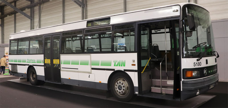 Autobus S 215 SL